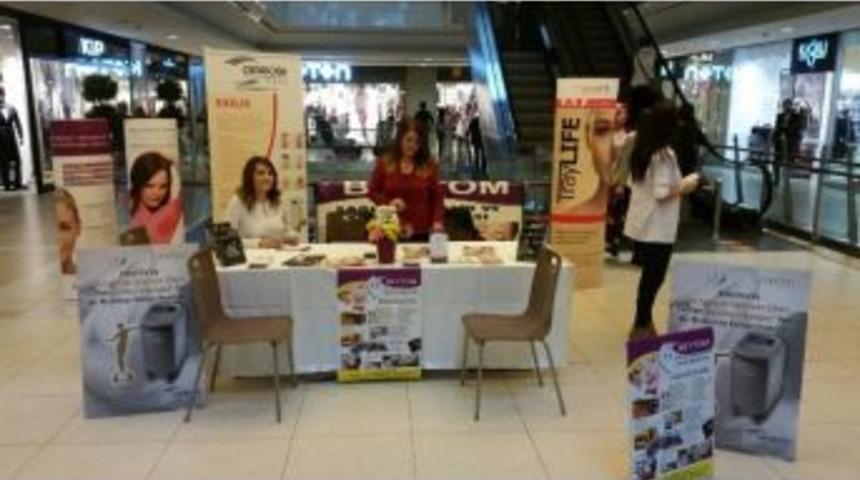 Alışveriş Merkezinde Güzellik Standı
