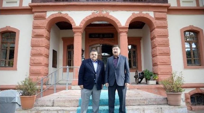 Kazakistan K&uuml;lt&uuml;r Eski Bakanı Kaseinov, Bilecik Belediyesini Ziyaret Etti
