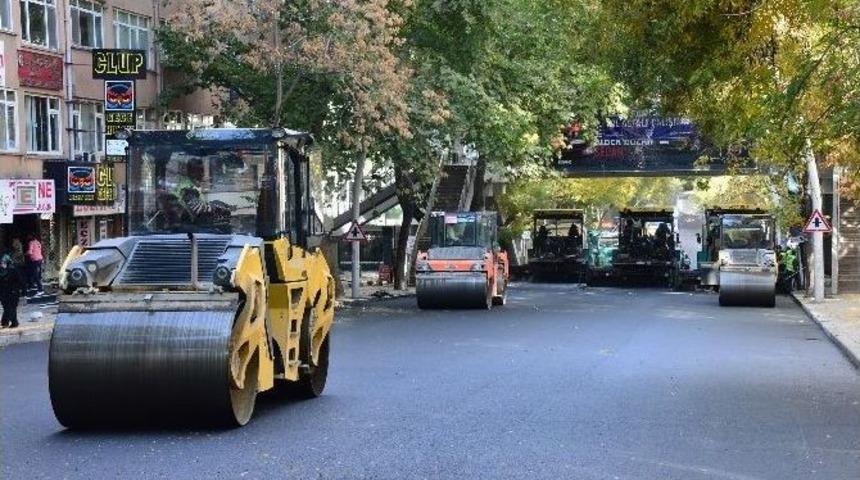 Mithatpaşa Caddesi&rsquo;nde &Ccedil;alışmalar Devam Ediyor