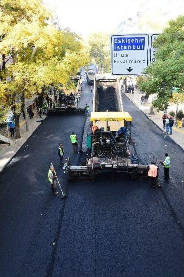 Mithatpaşa Caddesi’nde Çalışmalar Devam Ediyor