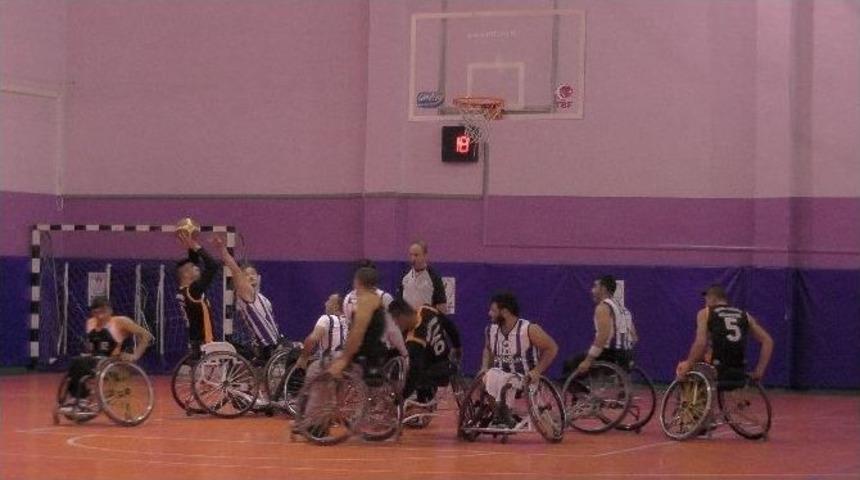 Muş Bedensel Engelliler Takımı, Şanlıurfa Büyükşehir Belediyesi Engelliler Tekerlekli Sandalye Basketbol Takımına 80-64 Mağlup Oldu