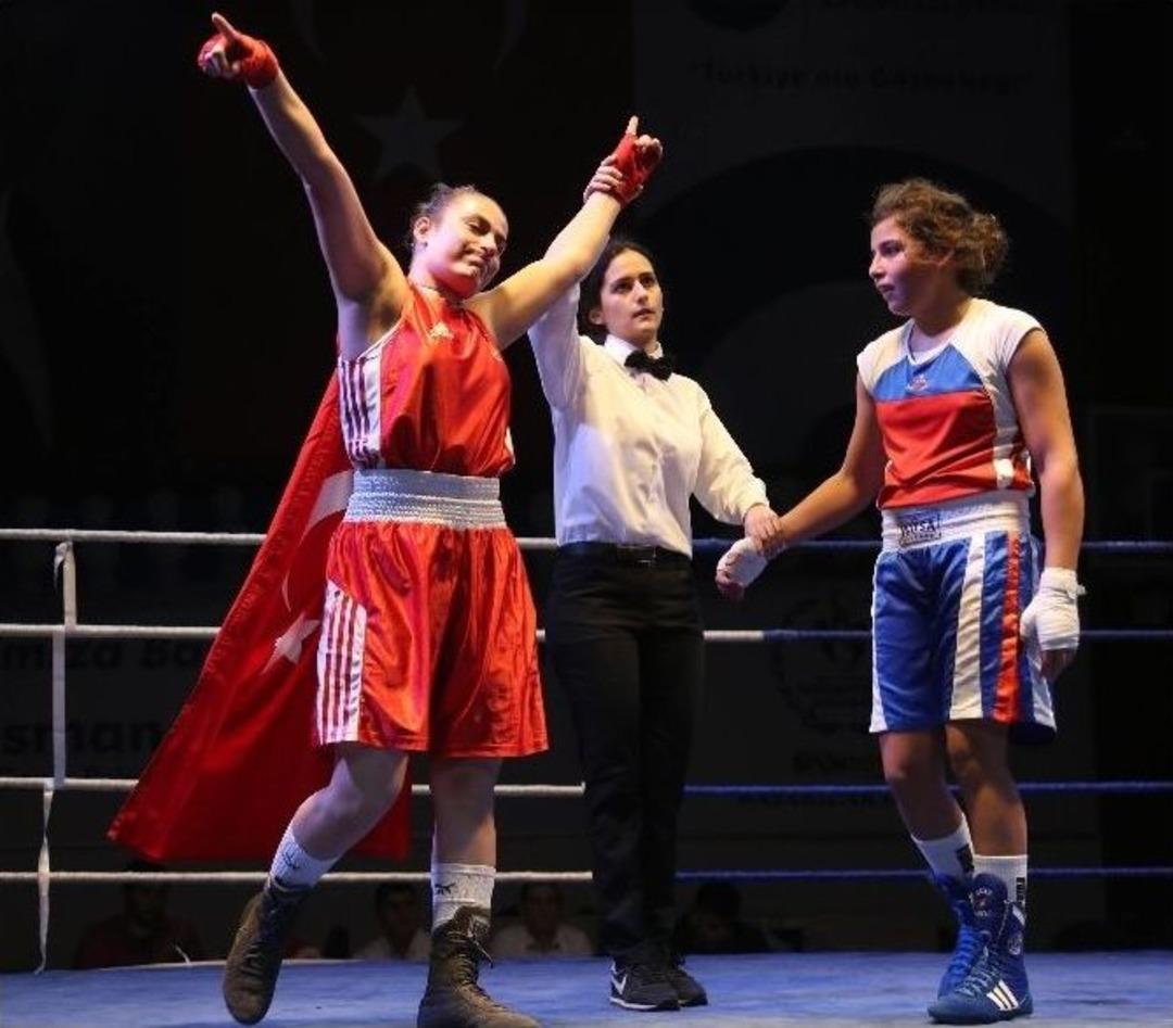 Canik&rsquo;te Nefes Kesen Boks Turnuvası