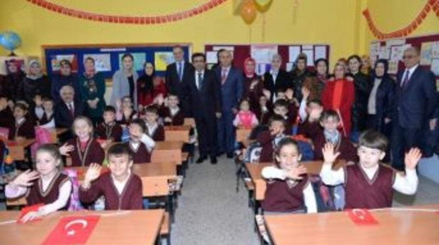 Vali G&uuml;zeloğlu&rsquo;ndan &Ouml;ğretmenler G&uuml;n&uuml; Mesajı