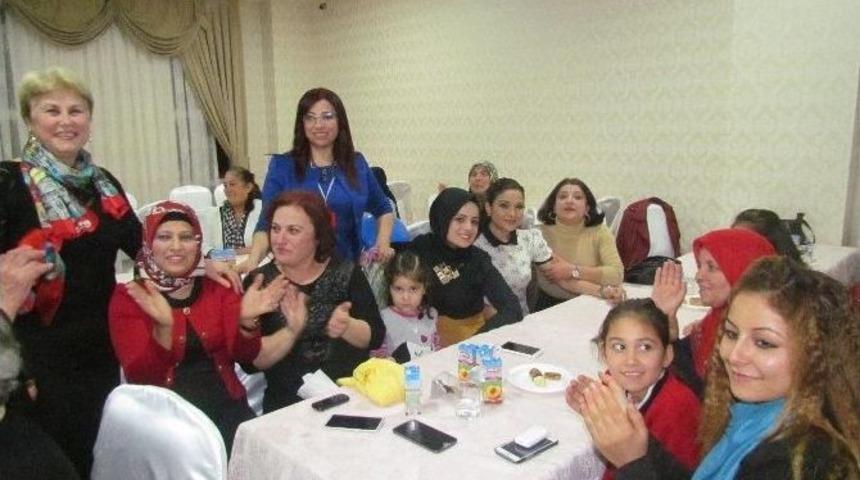 Engelliler Gecesi Coşkulu Ge&ccedil;ti