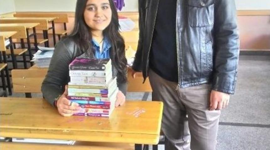 Öğretmen Teşvikiyle Kitap Kurdu Oldu