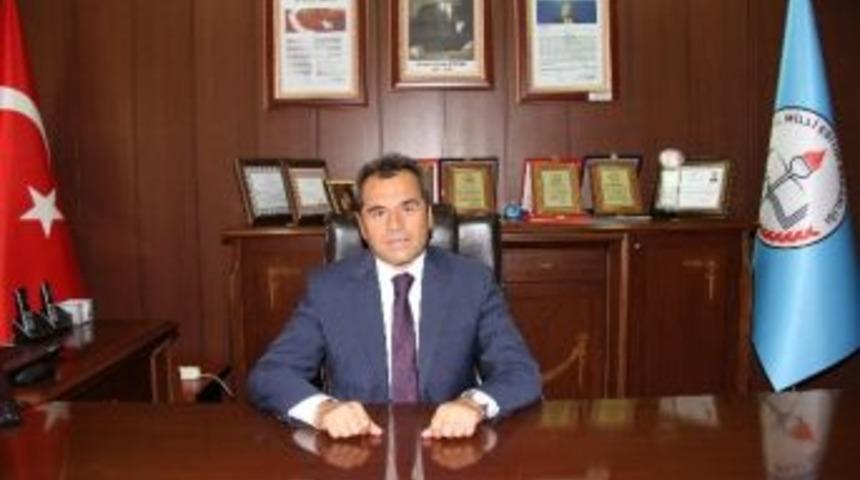 Milli Eğitim M&uuml;d&uuml;r&uuml;, G&uuml;lay&rsquo;dan &Ouml;ğretmenler G&uuml;n&uuml; Mesajı