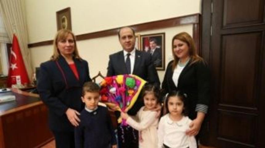 Vali &Ccedil;omaktekin&rsquo;den &Ouml;ğretmenler G&uuml;n&uuml; Mesajı