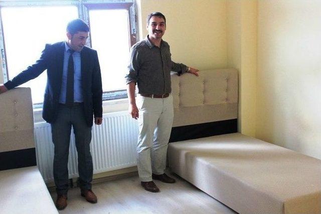 Erzurum Öğretmenevi’nden İlçe Öğretmenevlerine 258 Bin Liralık Destek