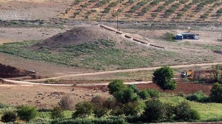 Yenice H&ouml;y&uuml;k Arkeolojik Kazı &Ccedil;alışmalarında Eski &Ccedil;ağlardan İzlere Rastlandı