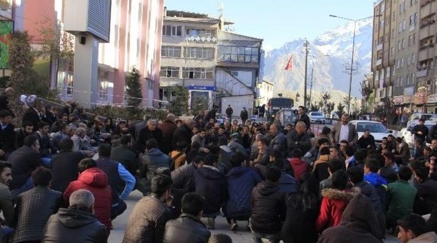 Hdp&rsquo;nin Y&uuml;r&uuml;y&uuml;ş&uuml; Polis Engeline Takıldı