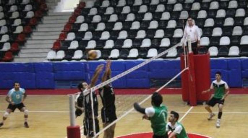 B&uuml;y&uuml;kşehir Voleybol Takımı Yenilgiye Abone