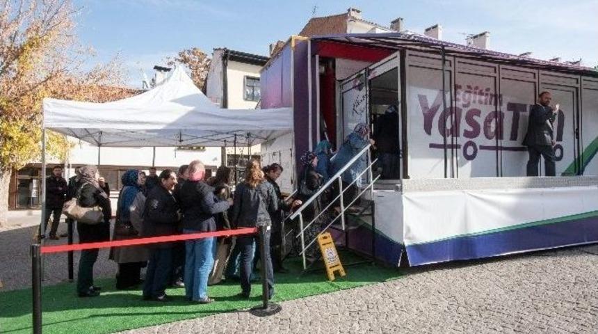 Kansersiz Yaşam Derneği Tır&rsquo;ı Eskişehir&rsquo;de