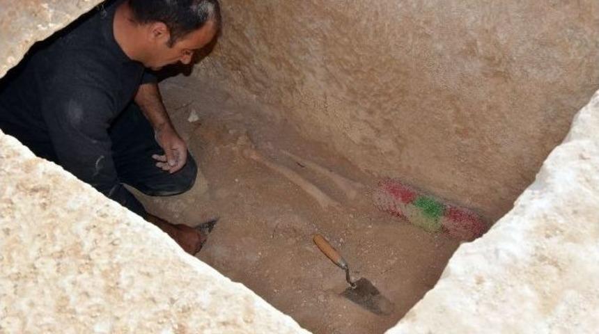 Denizli&rsquo;de Bizans D&ouml;nemine Ait &Uuml;&ccedil; Lahit Mezar Bulundu