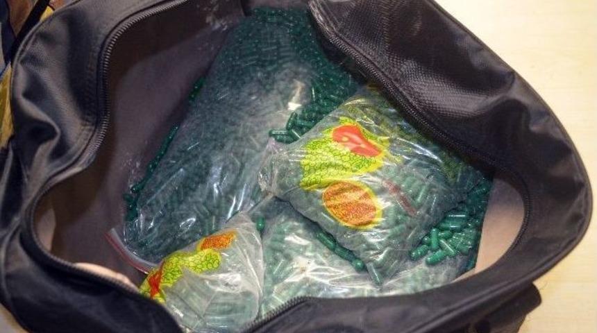 Atat&uuml;rk Havalimanı&rsquo;nda 250 Bin Adet Ka&ccedil;ak Hap Ele Ge&ccedil;irildi