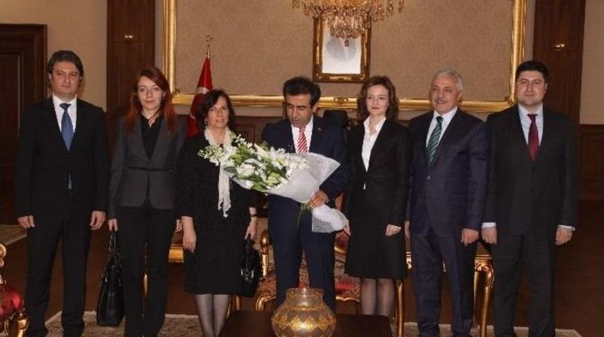 Vali Güzeloğlu Öğretmenleri Kabul Etti