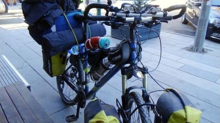 (&ouml;zel Haber) &rsquo;barış&rsquo; Sloganıyla Yola &Ccedil;ıkan Bisiklet&ccedil;i Pkk&rsquo;lı Ter&ouml;ristlerce Darp Edildi