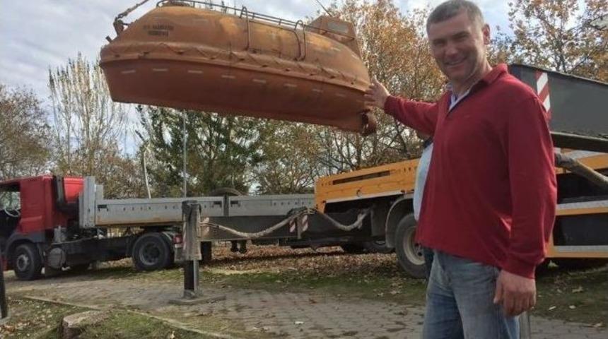 2014 Yılının En &Ouml;nemli Keşfi Olan G&ouml;l Dibindeki Bazilikayı "batmaz" Filika İnceleyecek