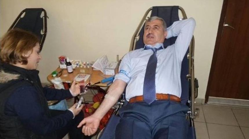 Yeşilyurt Belediyesi&rsquo;nden Kızılay&rsquo;a Destek