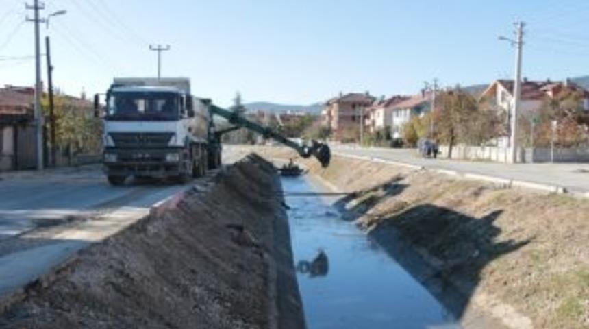 Bolu&rsquo;da Sulama Kanalları Temizleniyor