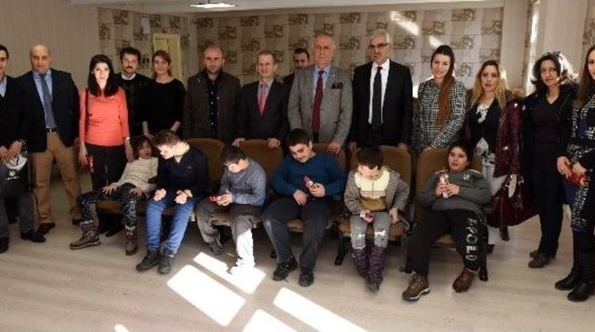 Erzurum Kent Konseyi&rsquo;nden, &Ouml;ğretmenler G&uuml;n&uuml; Ziyareti