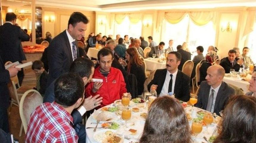 Başkan Ko&ccedil;han &Ouml;ğretmenlere Yemek Verdi