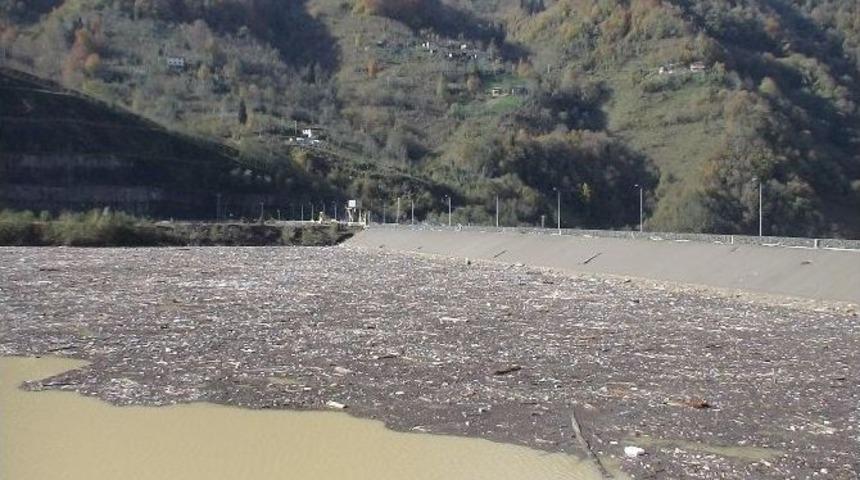 Sel Suları İle Gelen Kirlilik Muratlı Barajı&rsquo;nı &Ccedil;&ouml;pl&uuml;ğe D&ouml;nd&uuml;rd&uuml;