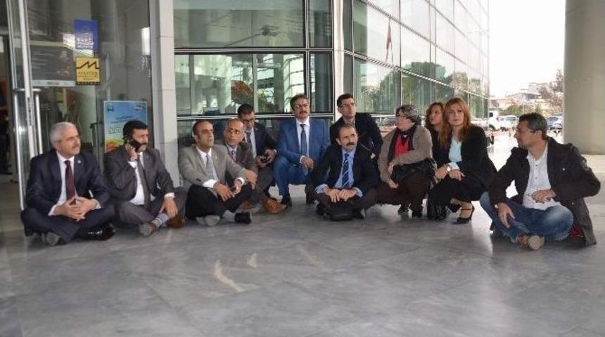 Bursa&rsquo;da &Ouml;ğretmenlerden Oturma Eylemi
