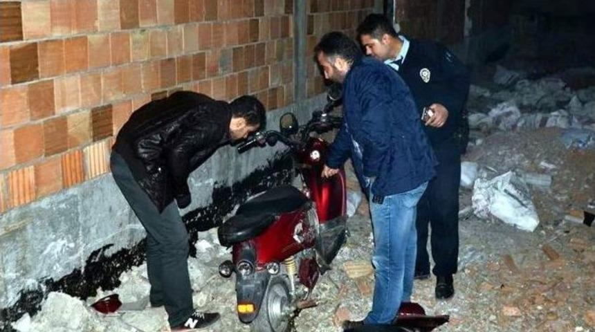 Elektrikli Bisikleti Par&ccedil;alayıp Ak&uuml;s&uuml;n&uuml; &Ccedil;aldılar