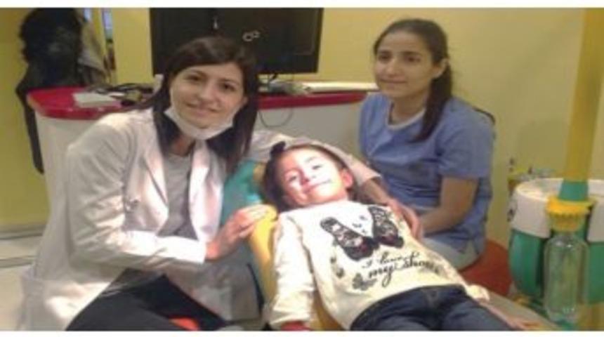 Sağlıklı Dişlerle G&uuml;l&uuml;mseyen &Ccedil;ocuklar Minopolis&rsquo;te