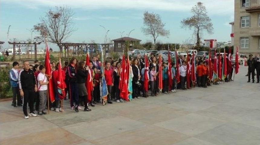 24 Kasım &Ouml;ğretmenler G&uuml;n&uuml;nde &Ccedil;elenk Sunumu Yapıldı