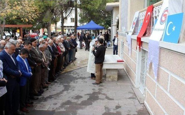 Ölen Türkmenler İçin Gıyabi Cenaze Namazı Kılındı