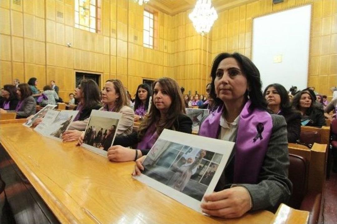 Hdp İlk Grup Toplantısını Kadınlara Ayırdı