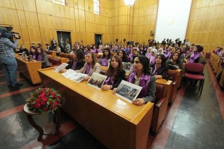 Hdp İlk Grup Toplantısını Kadınlara Ayırdı G1