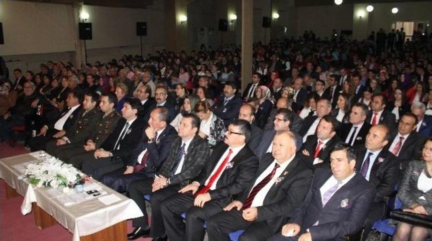 Biga&rsquo;da &Ouml;ğretmenler G&uuml;n&uuml; Kutlandı