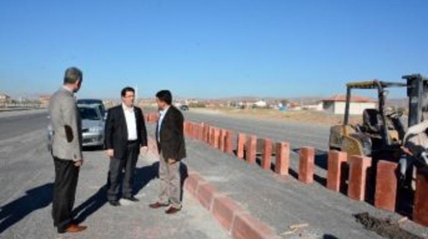 Osb Yolunun Orta Ref&uuml;jleri Yapılıyor