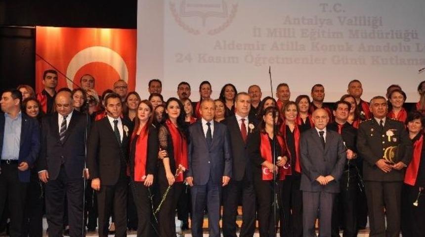 Antalya&rsquo;da &Ouml;ğretmenler G&uuml;n&uuml; Coşkuyla Kutlandı