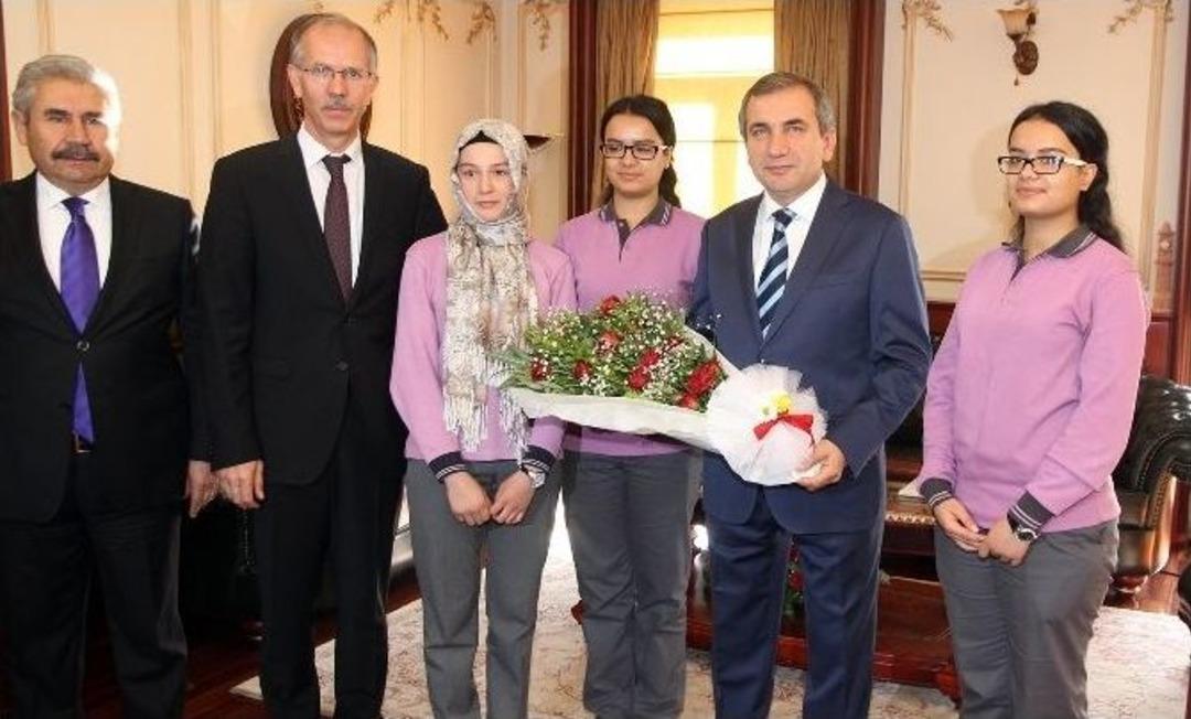 &Ouml;ğretmenlerden Yozgat Valisi Abdulkadir Yazıcı&rsquo;ya Ziyaret