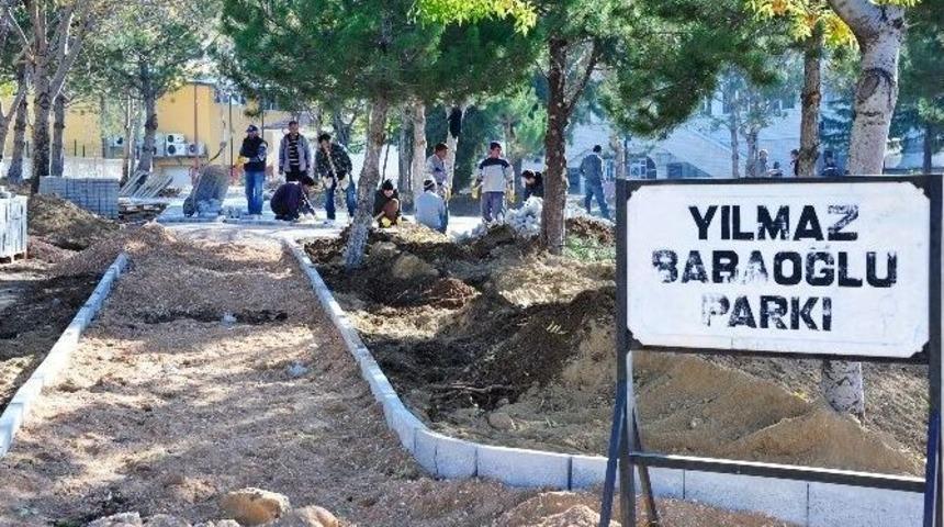 Karaman&rsquo;da Park Yenileme &Ccedil;alışmaları Devam Ediyor