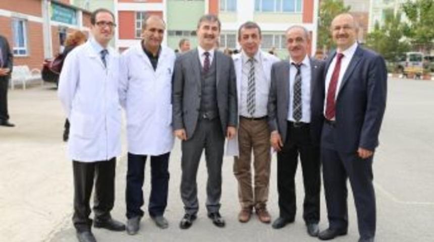 Başkan Şirin &Ouml;ğretmen Ve &Ouml;ğrencileri Kutladı