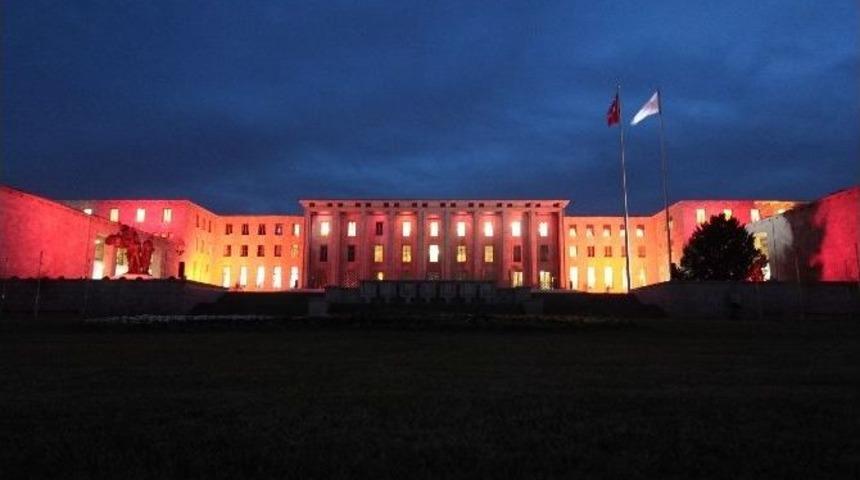 Tbmm Kadınlar İ&ccedil;in Turuncu Renkle Aydınlatıldı