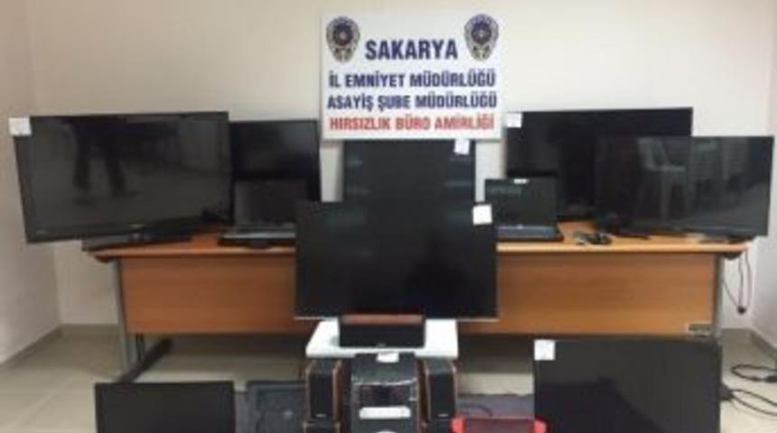 3 Ayda 15 Evi Soydular