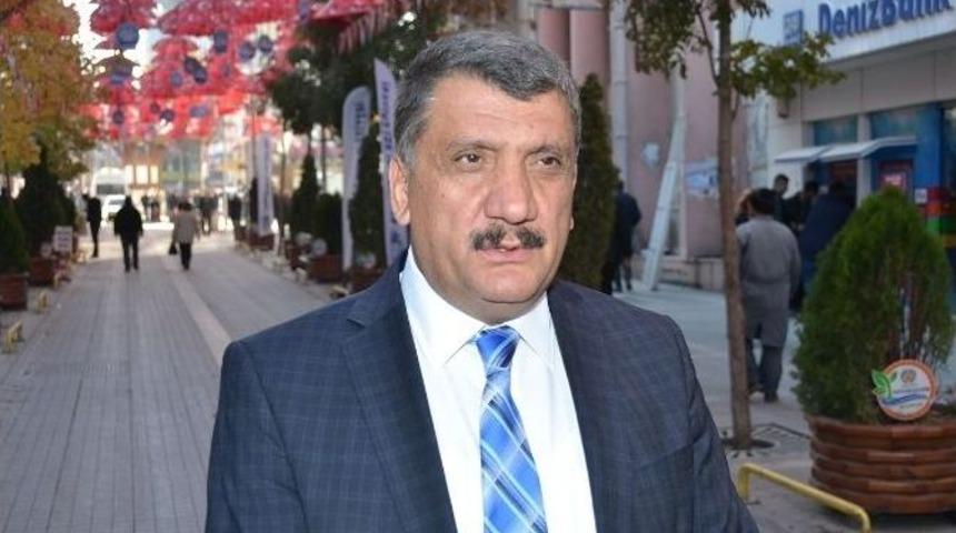 Şemsiye Sokak, &Ouml;ğretmenlere &Ouml;zel &Ouml;zl&uuml; S&ouml;zlerle Donatıldı