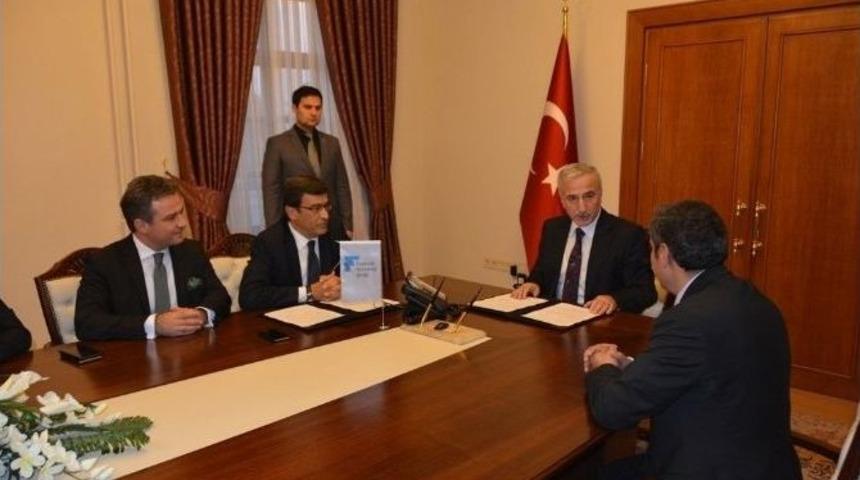 Valilik Toplantı Salonu&rsquo;nda Protokol İmzalandı