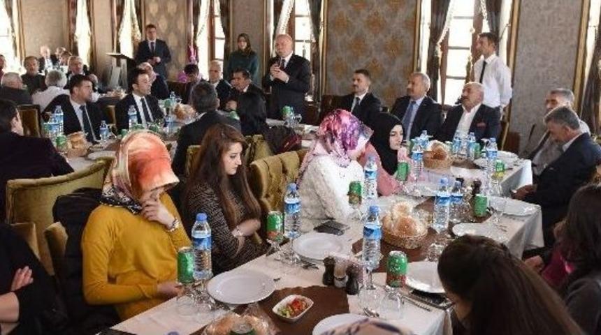 Başkan Sekmen, &Ouml;ğretmenlerle Buluştu