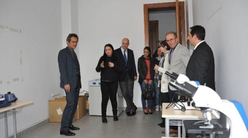 Rekt&ouml;r &Ouml;zer, &Ccedil;aycuma Kamp&uuml;s&uuml;n&uuml; Ziyaret Etti