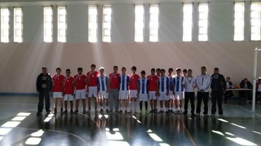 Okullar Arası Voleybol Turnuvası Başladı