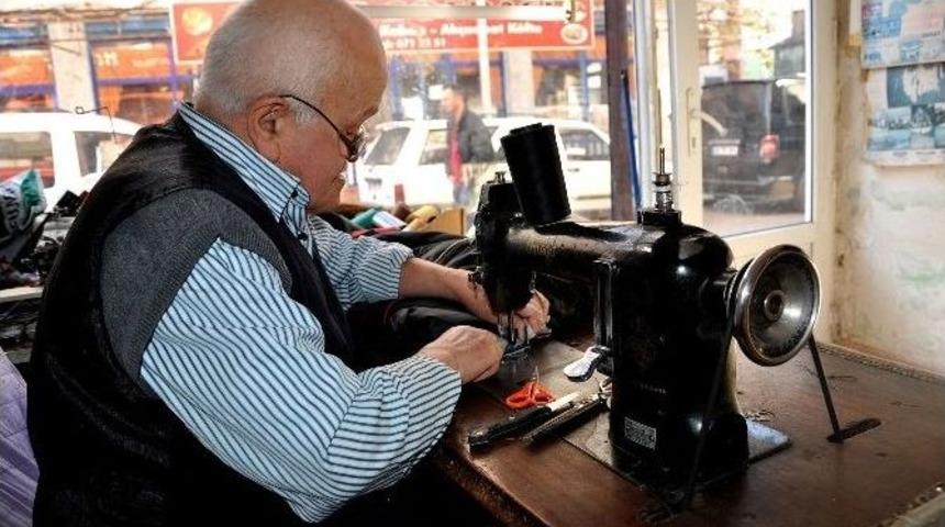 "bir Pantolon Gelecek De, Pa&ccedil;asını Yapacağız 5 Lira Para Alacağız" Diye Bekliyor