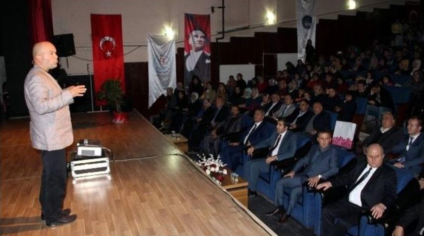 Talha Uğurluel K&uuml;tahya&rsquo;da Konferans Verdi