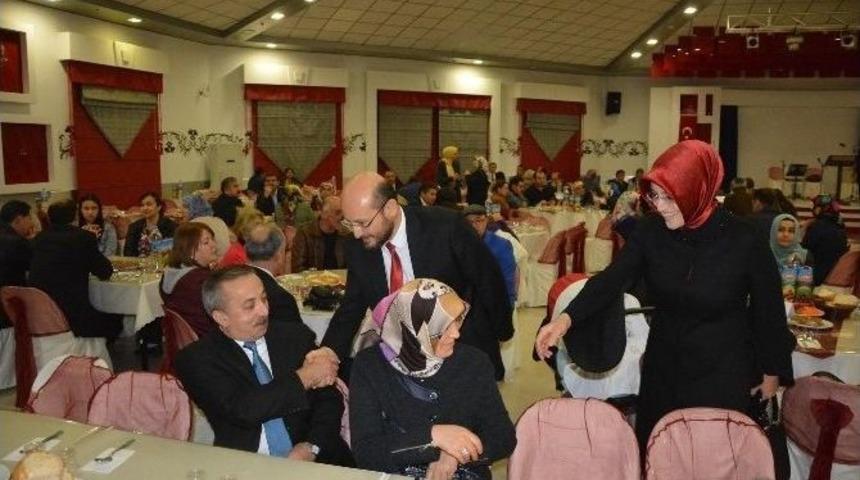Niksar Belediyesi&rsquo;nden &Ouml;ğretmenlere Yemekli Program
