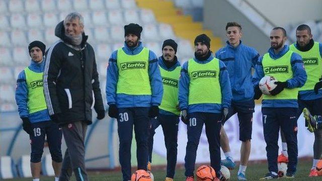 Bb Erzurumspor, Zorlu Altay Deplasmanına Hazırlanıyor